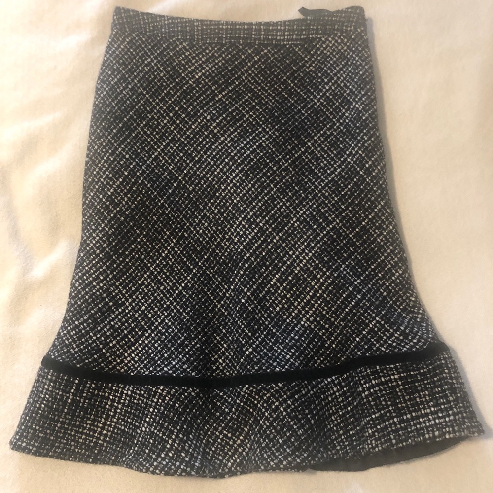 Vintage GAP WOOL BLEND LINED  SKIRT, SZ 2. Tulip skirt with velvet trim